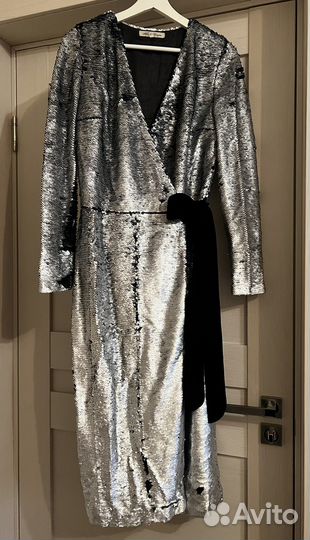 Платье с пайетками