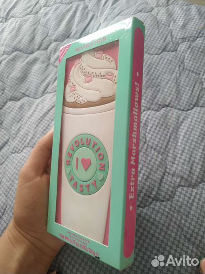 Тени Too Faced Revolution Ucanbe Ruby Rose