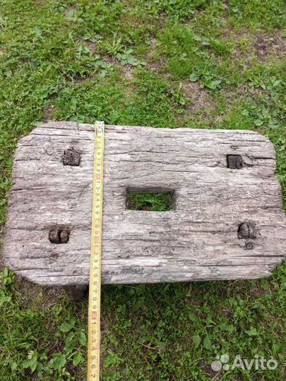 Оригинальная старая скамеечка для дойки коров