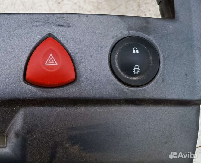 Кнопка аварийной остановки Рено Меган 2 2005 г