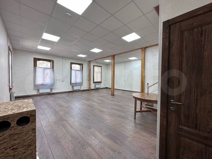 Сдается коммерческая, 180 кв.м., 1/2 эт