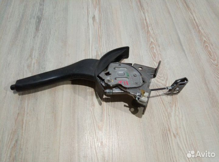 Ручник Nissan tiida