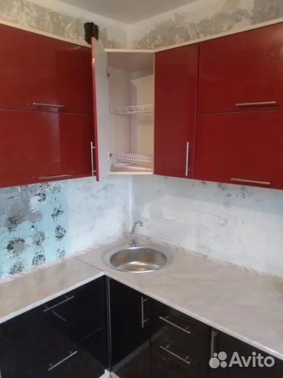 Кухня угловая без техники с мойкой