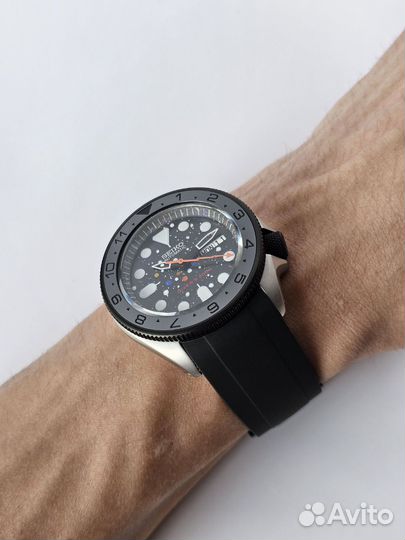 Часы Seiko 5 sports space mod