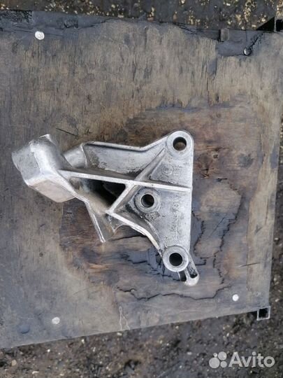 Кронштейн МКПП L.R задний Опель Вектра В Х18хе