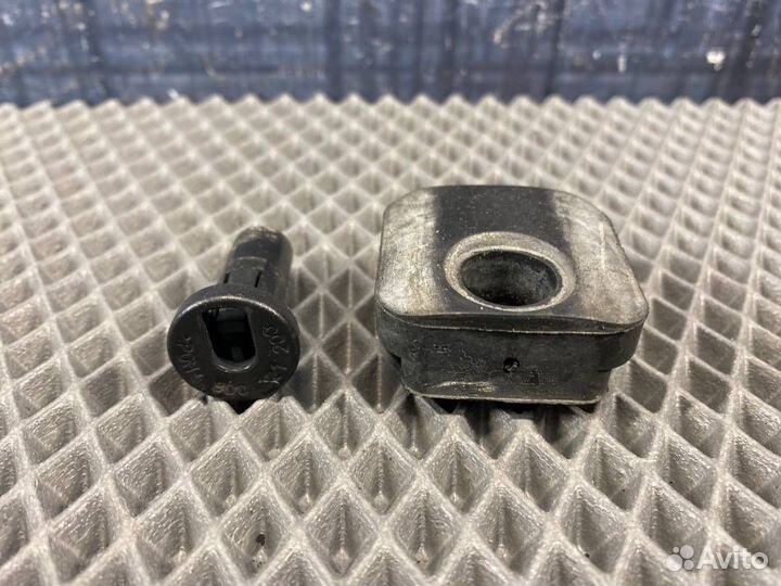 Подушка радиатора Audi Allroad C5 BES 2003