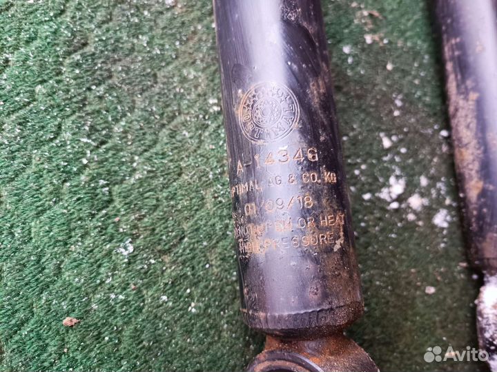 Амортизаторы Задние Фолькцваген Пассат б6. 2006 г