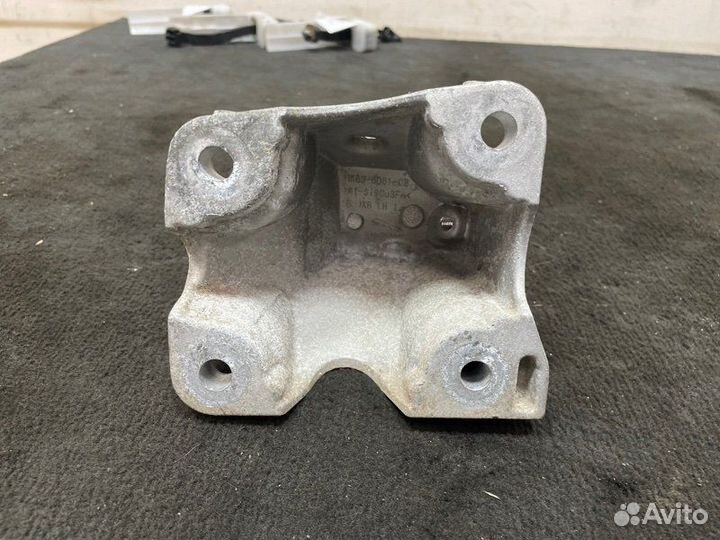 Кронштейн двигателя Land Rover Velar L560 2.0 I4