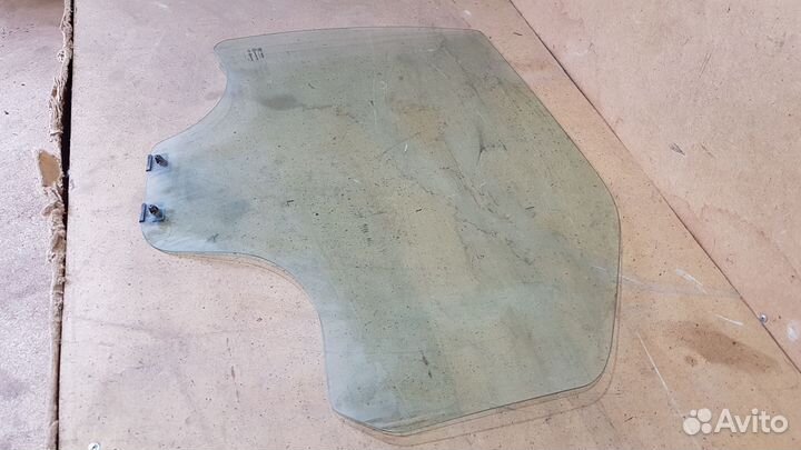 Стекло задней правой двери renault logan 1
