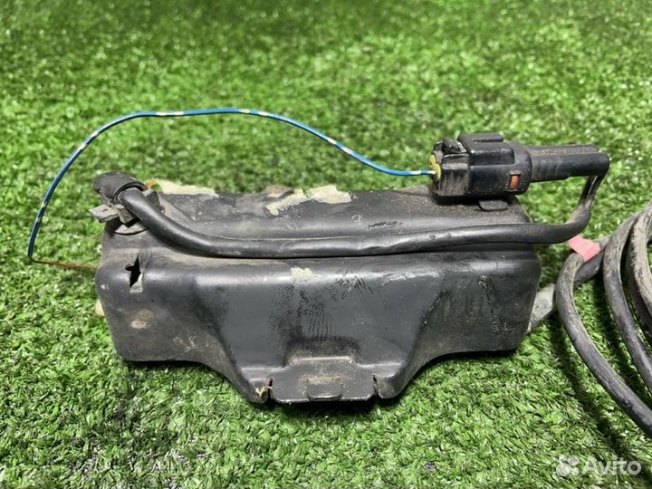 Замок капота Toyota Land Cruiser Cygnus UZJ100 2UZ