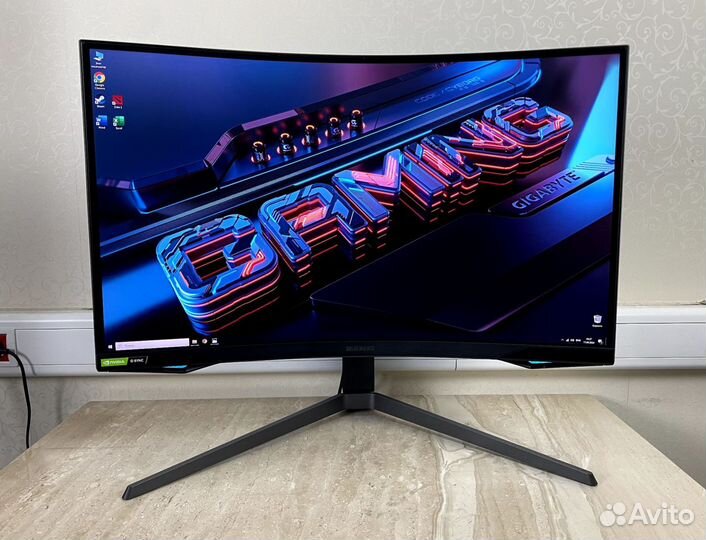 Игровой монитор Samsung Odyssey G7 (2K/ 240 Гц)