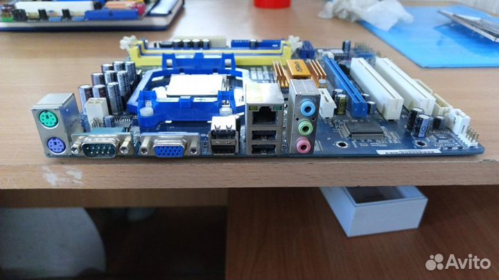 Материнская плата Б/У ASRock n68c-s ucc