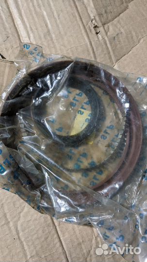 Ремкомплект сальника ступицы зад. Volvo