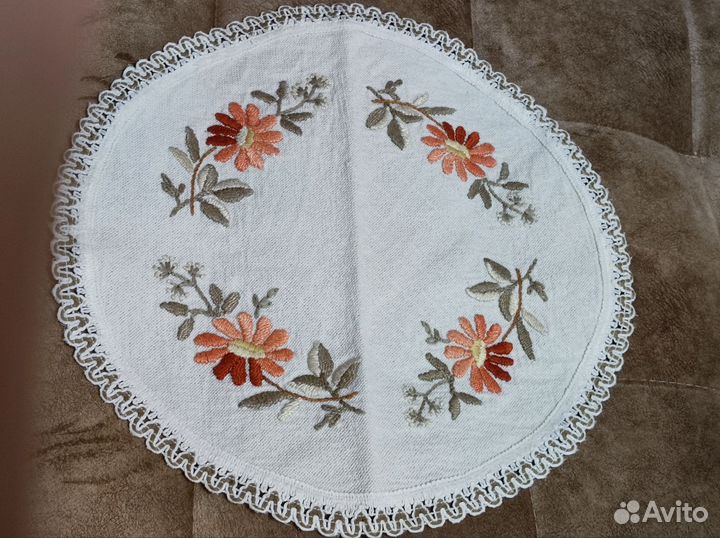 Салфетка винтаж с вышивкой, 38 см