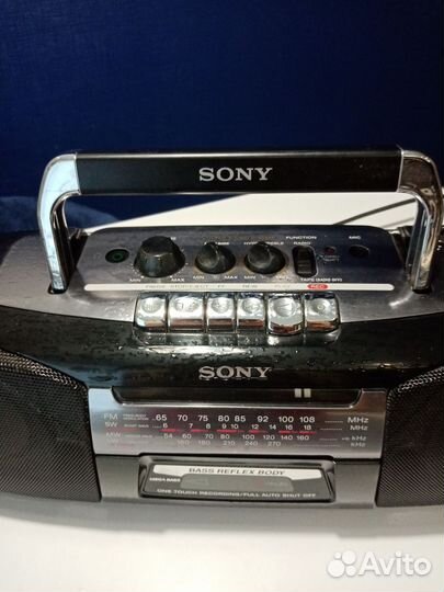 Кассетный магнитофон sony