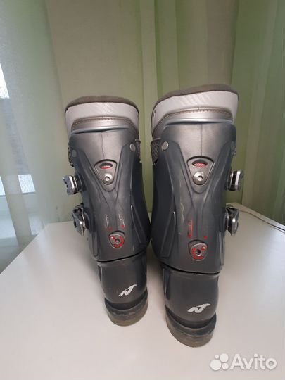 Горнолыжные ботинки