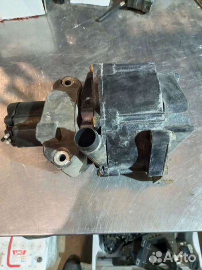 Насос продувки катализаторов Mercedes M104