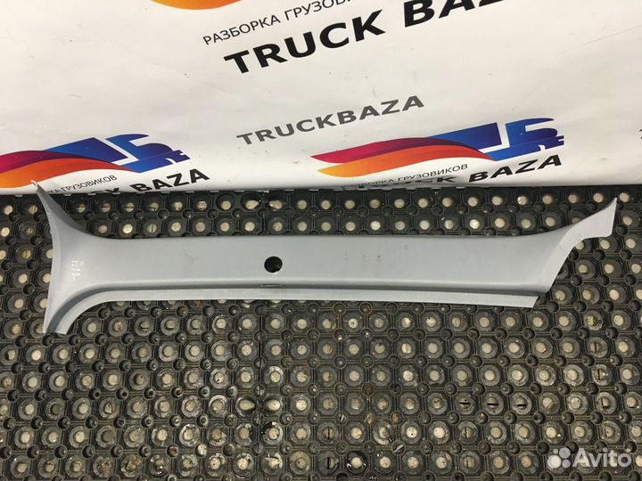 Накладка стойки лобового стекла левая