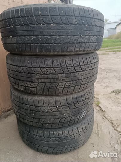Triangle TR777 215/55 R17