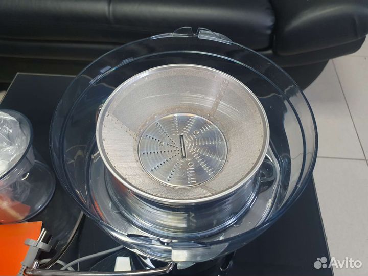 Соковыжималка Bork JU CUP 22090 SI