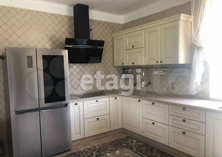 Дом 179,7 м² на участке 16 сот.