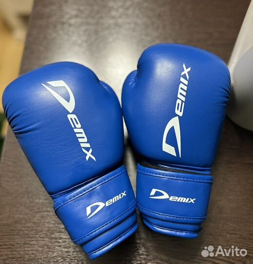 Боксерские перчатки