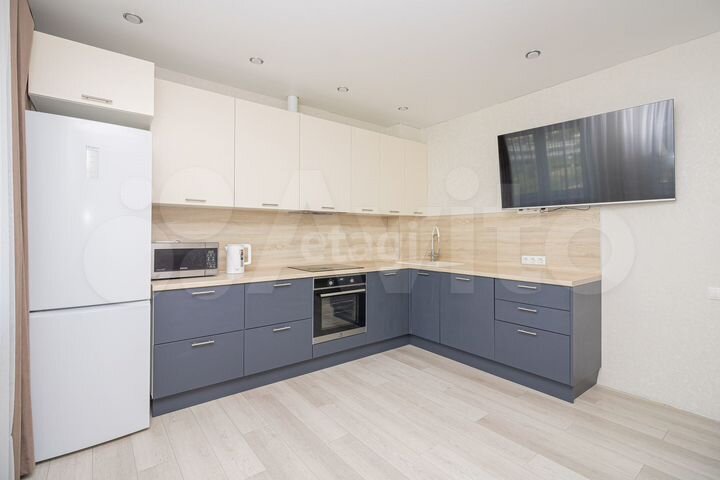 2-к. квартира, 65 м², 3/17 эт.