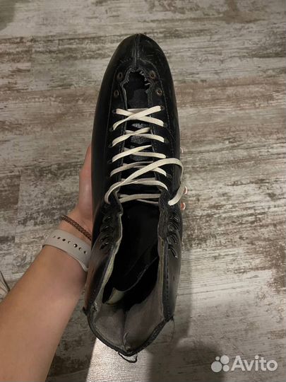 Фигурные коньки risport