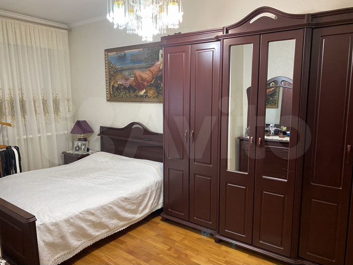 Дом 200 м² на участке 5 сот.