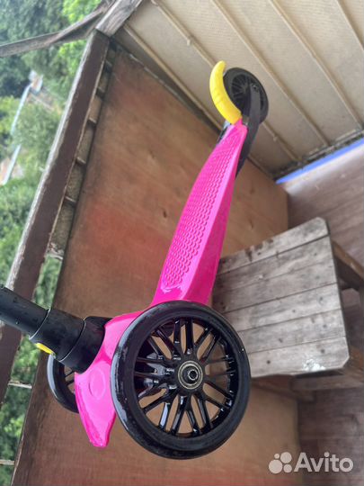 Самокат трехколесный
