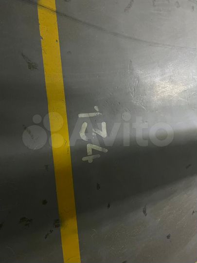 Машиноместо, 30 м²