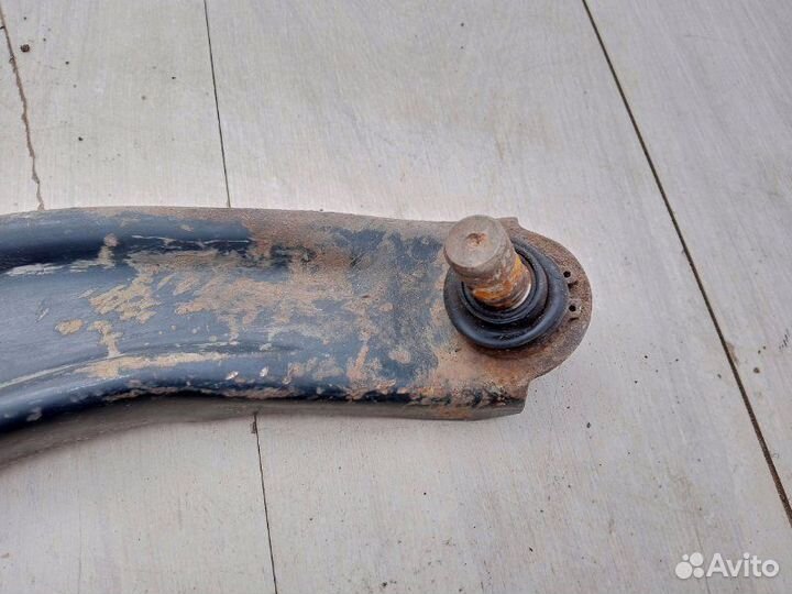 Рычаг передний нижний передний правый Nissan