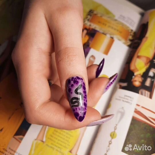 Маникюр и педикюр на Острове