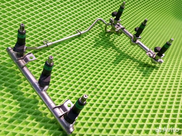 Топливная рампа Audi A6 C6 (2006)