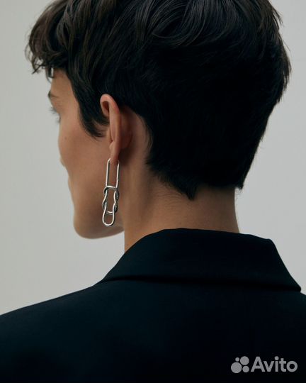 Моносерьга avgvst август