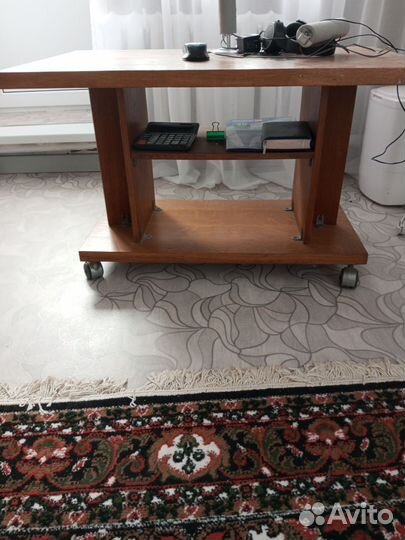 Журнальный столик на колесах бу