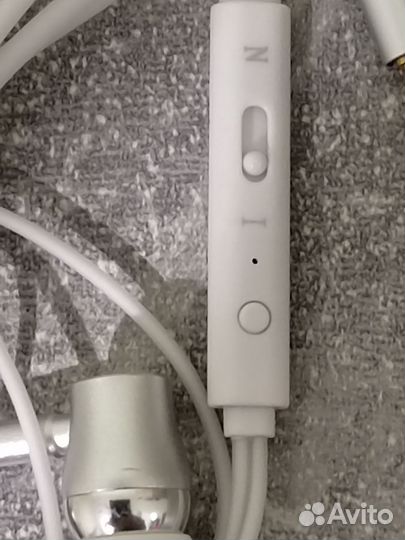 Проводные наушники Новые