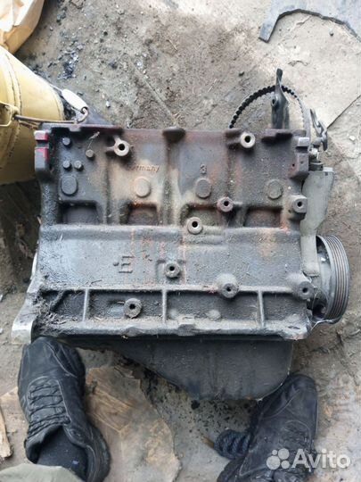 Блок двигателя ауди А4 1.6 101л