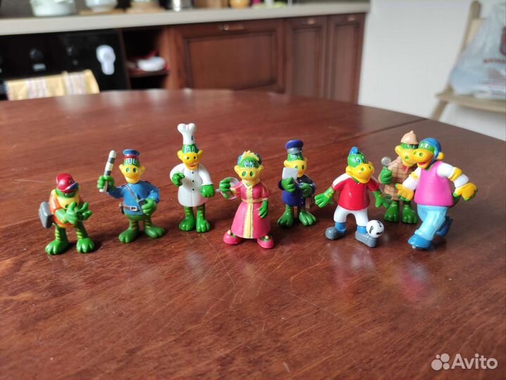 Игрушки из киндер сюрприза и Ландрин