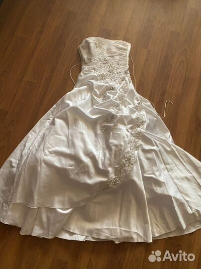 Свадебное платье, фата, сумочка