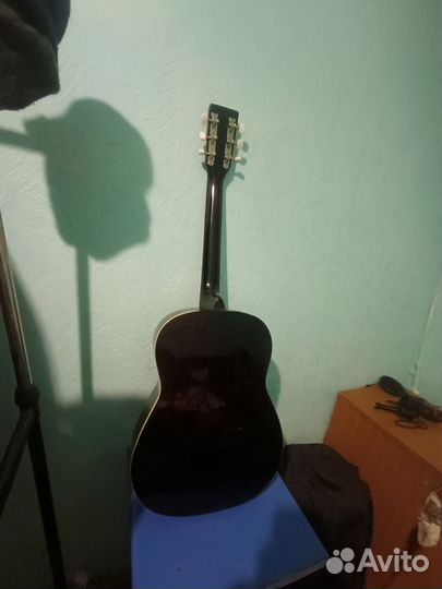 Акустическая гитара