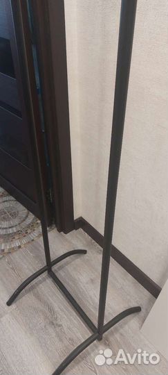 Вешалка для одежды напольная металлическая