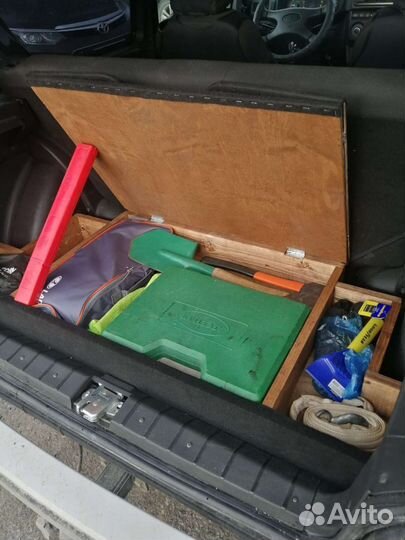 Органайзер в машину Niva