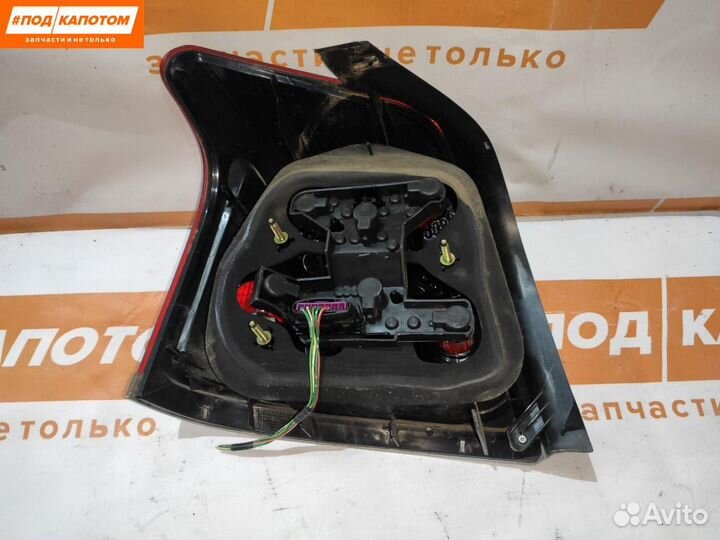 Фонарь задний правый Toyota Avensis 2 (T250) 2004