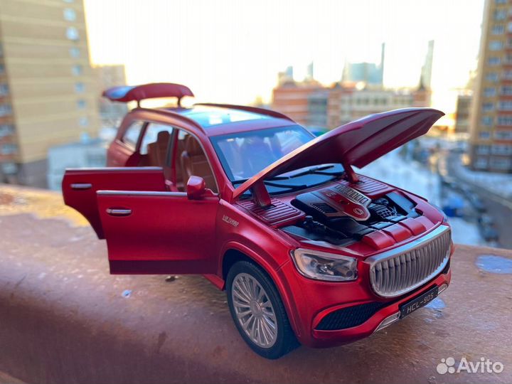 Модель металлическая Mercedes-Benz GLS Красный