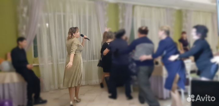 Заводные ведущие, тамада