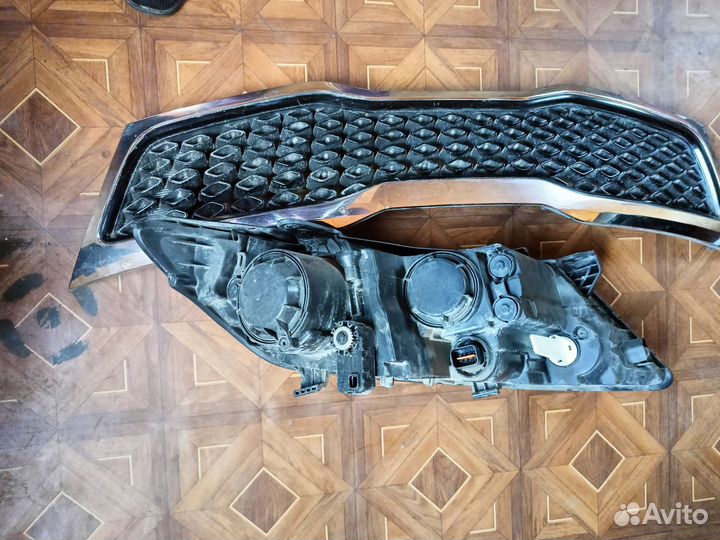 Фара передняя левая Kia Optima K5 2012 год