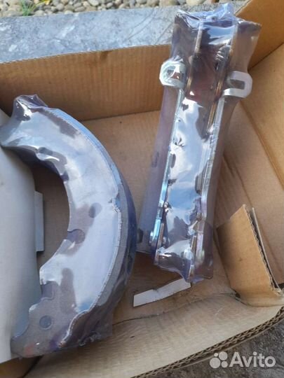 Задние колодки mazda demio