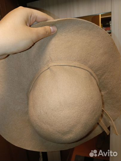 Шляпа из шерсти женская