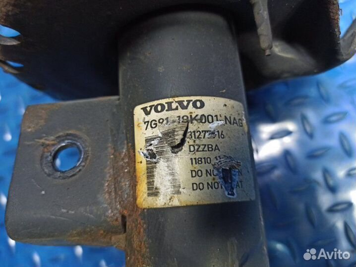 Амортизатор подвески передний левый Volvo Xc70